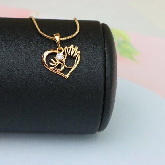 "Heart Shaped Rose Gold Pendant with Mother & Child Hand Design, XPPT1521 - Picture 6 of 13